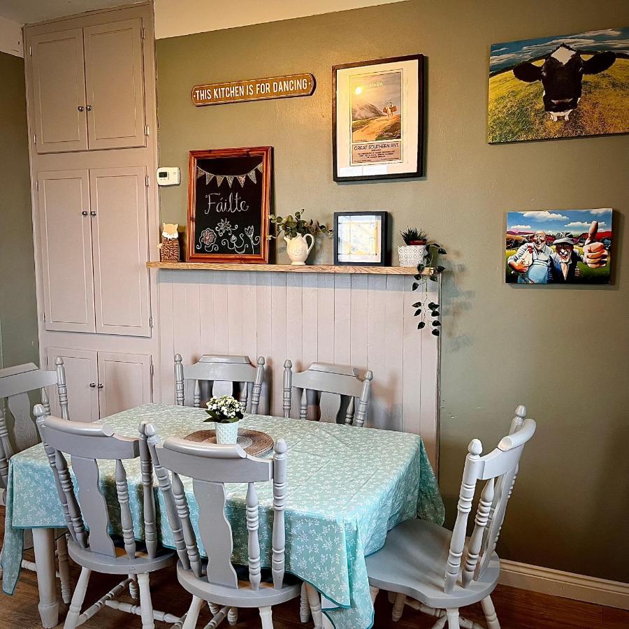 Wild Atlantic Stay Cottage กัลเวย์ ภายนอก รูปภาพ